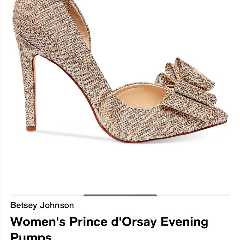 Size 6 gold pumps